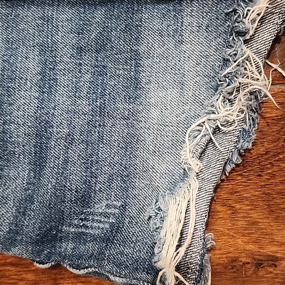 Old Navy Girls Denim Shorts 🩷🩵 - Picture 3 of 10